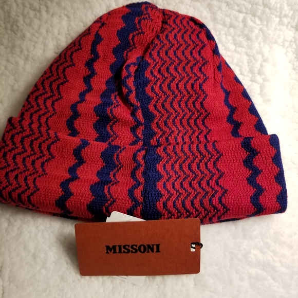 🎀❄NWT Missoni Zig Zag Wool Blend Beanie. Color: Red.🍂 - Picture 3 of 6